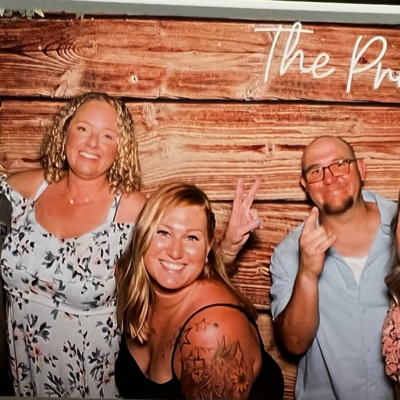 Meet your Posher, Lauren - Picture 5 of 5